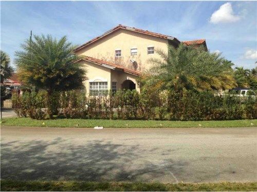 7621 S Oakmont Cir # 0, Hialeah, FL 33015