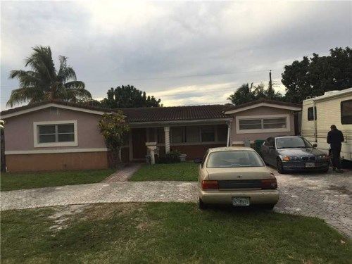 2210 Alcazar Dr, Hollywood, FL 33023