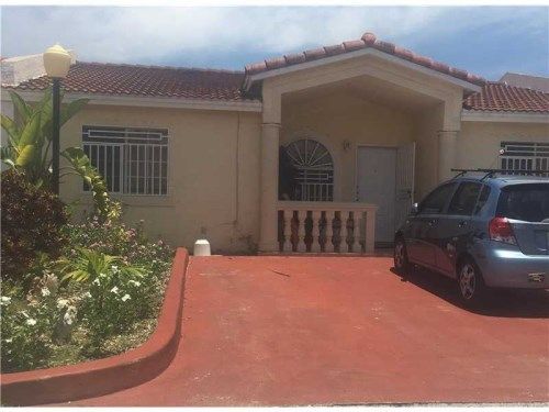 17235 NW 74th Pl, Hialeah, FL 33015