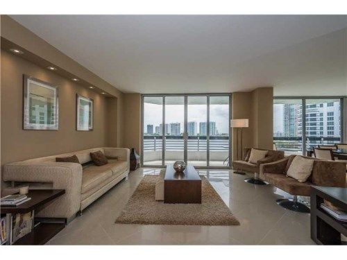 3600 Mystic Pointe Dr # 1006, Miami, FL 33180