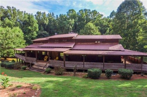 1127 Beaver Dam Road, Hoschton, GA 30548