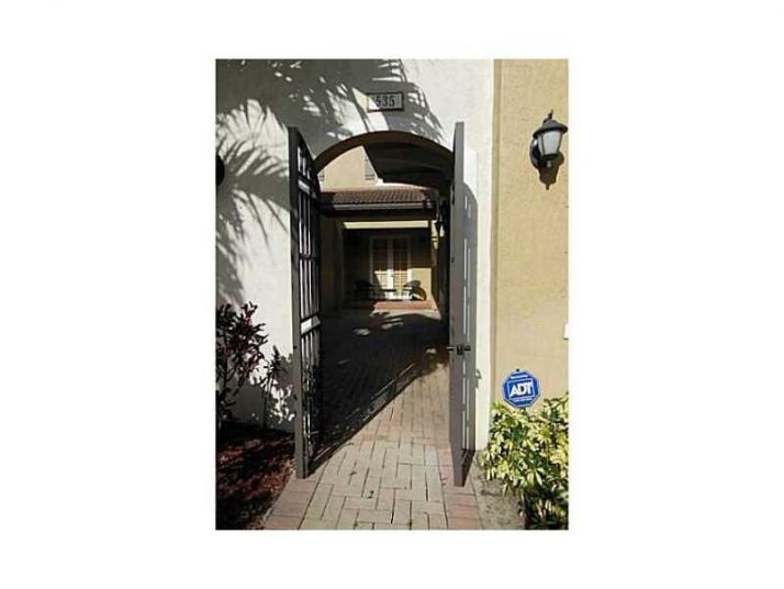 535 SW 146th Ter # 3-8, Hollywood, FL 33027