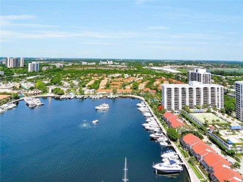 21055 Yacht Club Dr # 3207, Miami, FL 33180