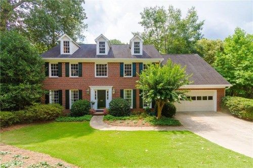 815 Lake Forest Pass, Roswell, GA 30076