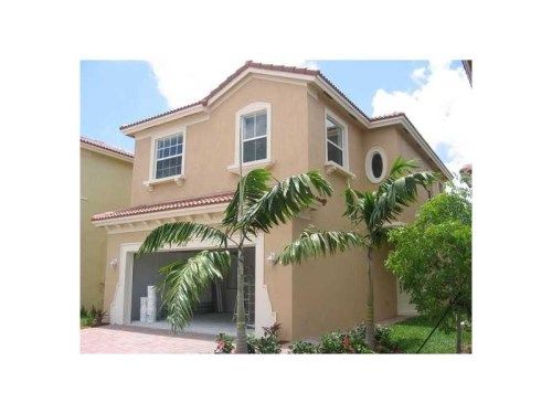 1064 NE 40th Rd, Homestead, FL 33033