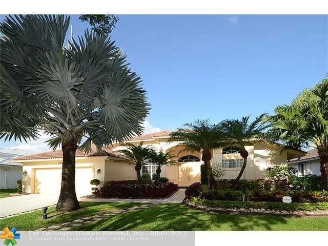 865 Bayside Ln, Fort Lauderdale, FL 33326