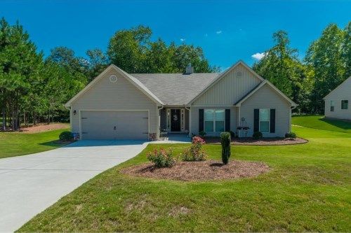 1425 Silvergate Way, Winder, GA 30680