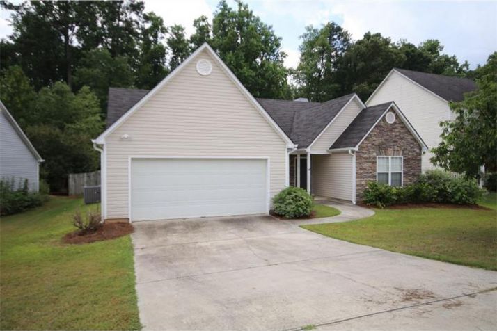 170 Lake Valley Drive, Loganville, GA 30052