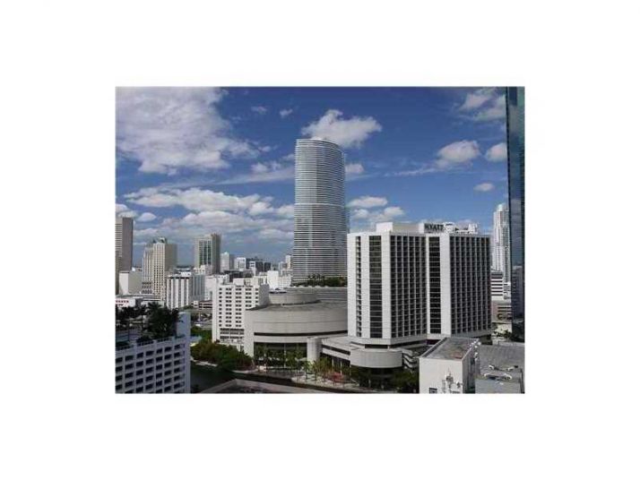 500 Brickell Ave # 2003, Miami, FL 33131