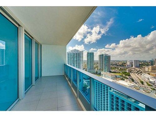 200 Biscayne Blvd Way # 3414, Miami, FL 33131