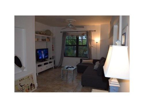 934 Michigan Ave # 209, Miami Beach, FL 33139