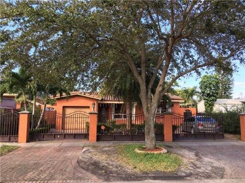 5074 E 1 AV, Hialeah, FL 33013