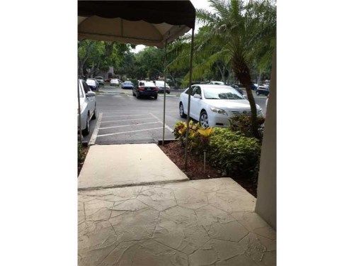 9230 Lagoon Pl # 108, Fort Lauderdale, FL 33324