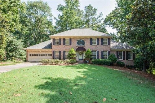 2562 River Knoll Drive Sw, Lilburn, GA 30047