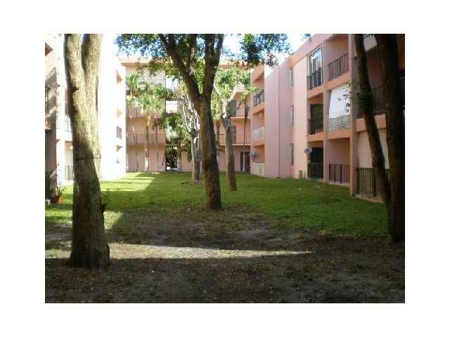 1900 W 68 ST # C202, Hialeah, FL 33014