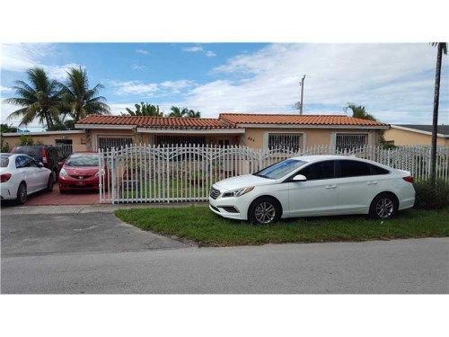 865 W 69th St, Hialeah, FL 33014