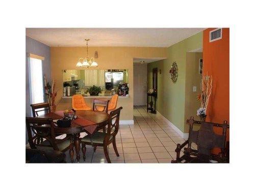 305 W 68th St # 414, Hialeah, FL 33014