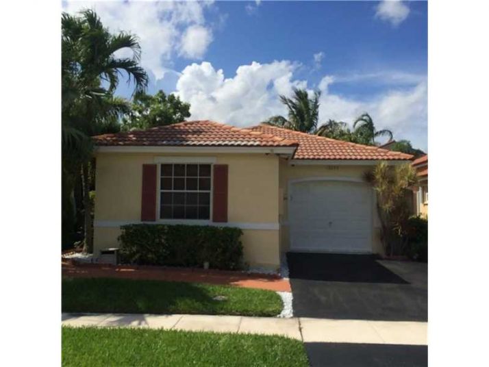 17253 NW 6th Court, Hollywood, FL 33029