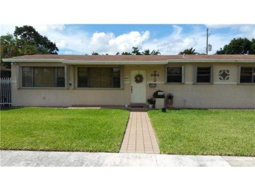 865 W 71st St, Hialeah, FL 33014