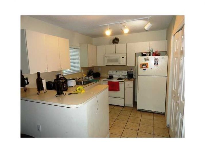 945 NE 34th Ave # 104, Homestead, FL 33033