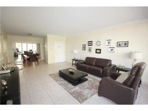 5601 Collins Ave # 415, Miami Beach, FL 33140