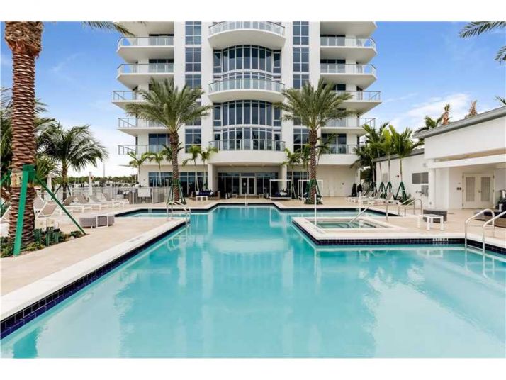 17301 BISCAYNE BLVD # 2111, North Miami Beach, FL 33160