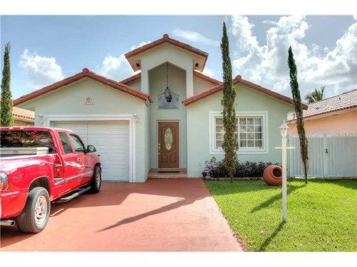 19825 W Lake Dr, Hialeah, FL 33015