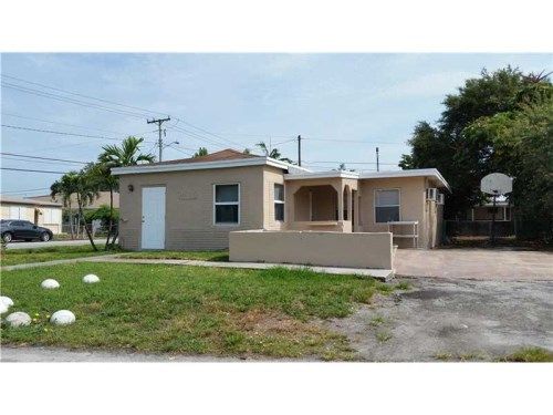 417 SW 7th Ter, Dania, FL 33004