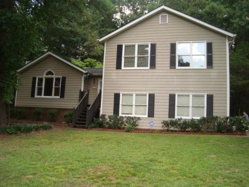 2190 Hunters Cove Drive, Lawrenceville, GA 30044