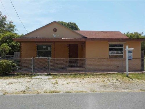 56 NW 14th Ave, Dania, FL 33004