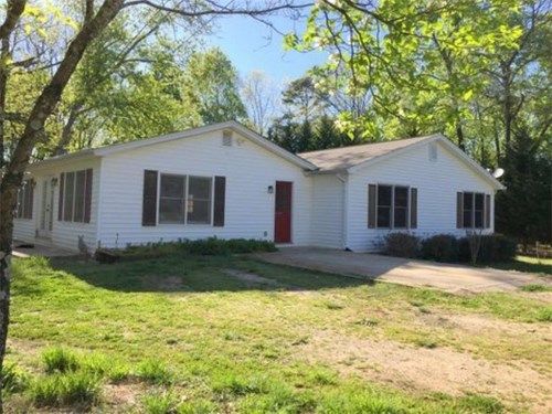 5613 Lula Road, Lula, GA 30554