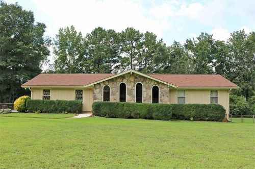 453 Gregg Drive, Lilburn, GA 30047