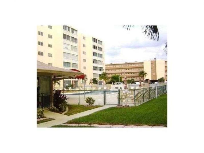 420 NE 12th Ave # 502, Hallandale, FL 33009