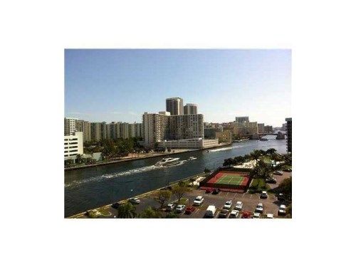 400 Leslie Dr # 924, Hallandale, FL 33009