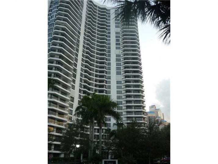 3530 E MYSTIC # 2811, Miami, FL 33180