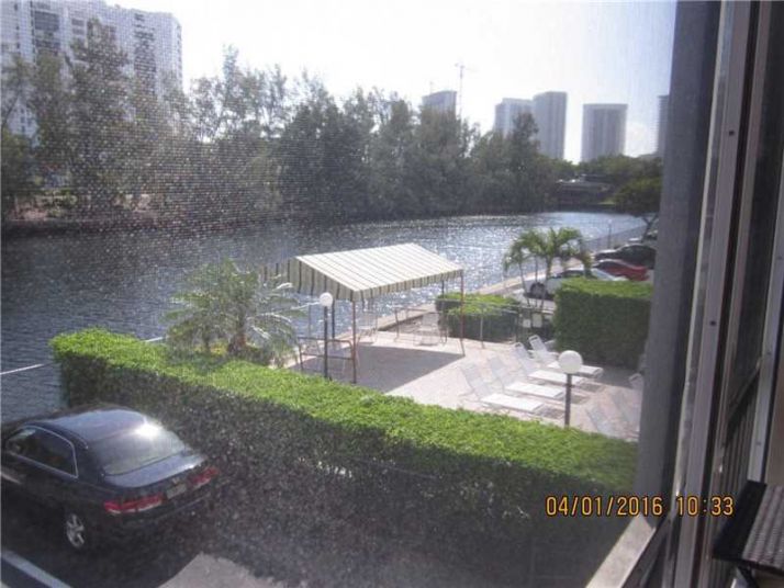 400 Diplomat Pkwy # 214, Hallandale, FL 33009