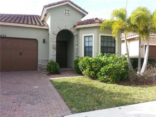 7425 NW 112th Ter, Pompano Beach, FL 33076