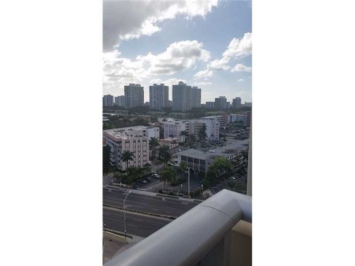 3140 S OCEAN DR # 1202, Hallandale, FL 33009