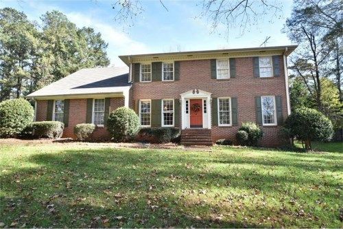 292 Regal Drive Nw, Lawrenceville, GA 30046