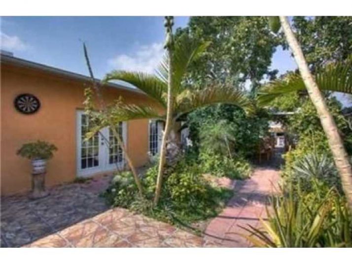 2535 Mckinley St, Hollywood, FL 33020