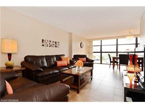 400 Leslie Dr # 314, Hallandale, FL 33009