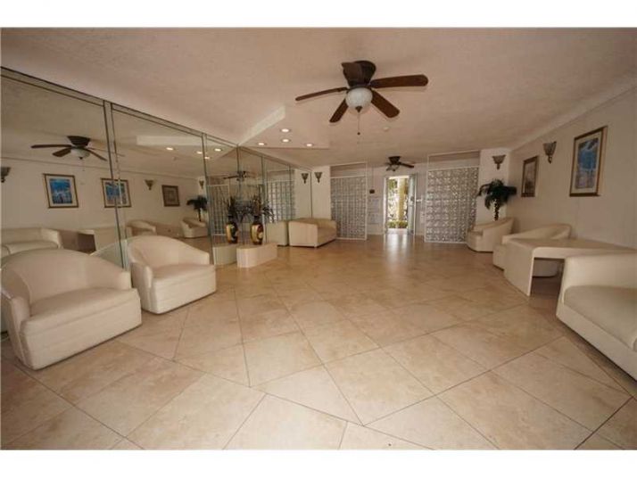 2400 S Ocean Dr # 212, Hollywood, FL 33019