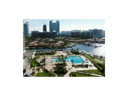 2500 Parkview Dr # 521, Hallandale, FL 33009