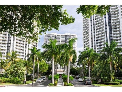 21205 YACHT CLUB DR # 3208, Miami, FL 33180