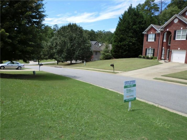 1015 Blankets Creek Drive, Canton, GA 30114