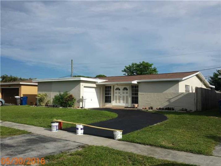 9240 NW 20th Pl, Fort Lauderdale, FL 33322