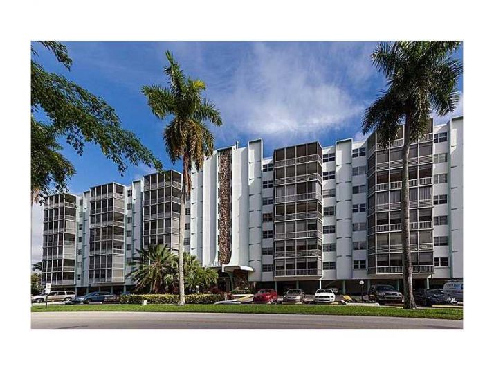 400 Diplomat Pkwy # 609, Hallandale, FL 33009