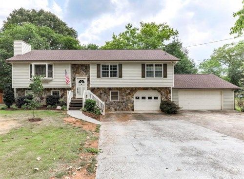 109 Village Court, Woodstock, GA 30188