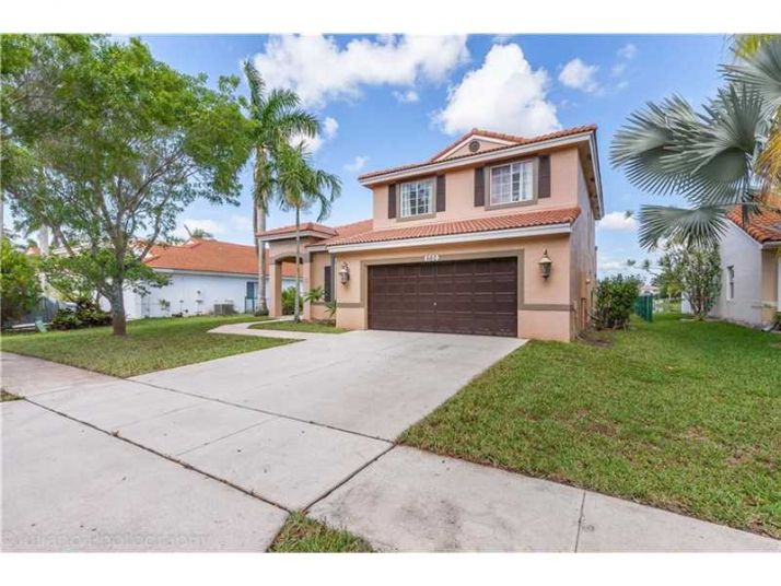 660 SW 164th Ave, Hollywood, FL 33027