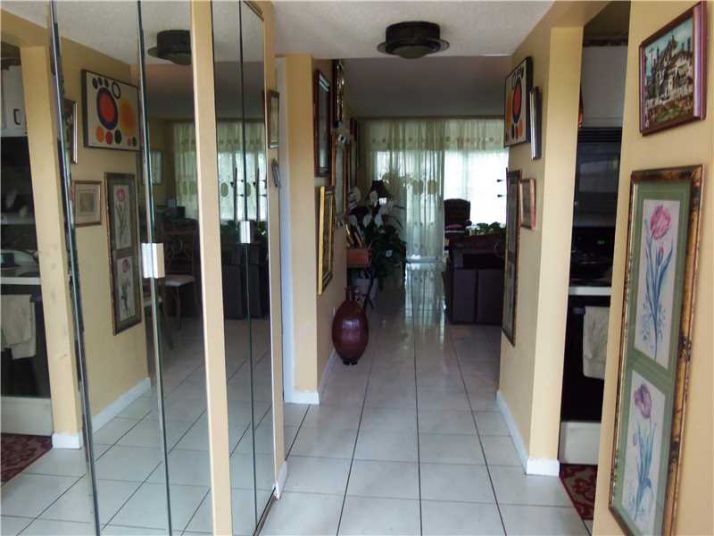 6091 NW 61 AV # 210, Fort Lauderdale, FL 33319